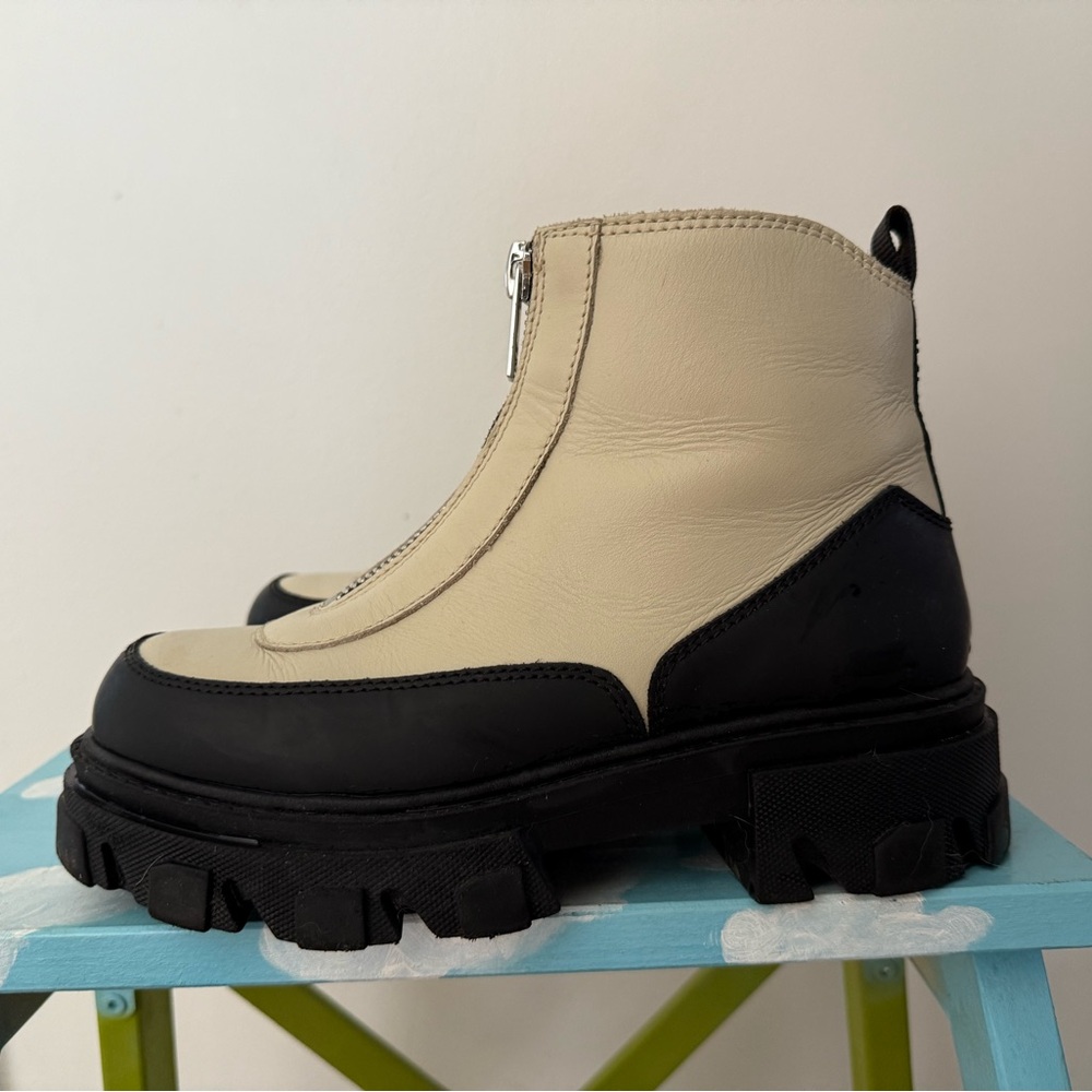 GANNI POLIDO ANKLE  BOOT - EGRET - Picture 4 of 5